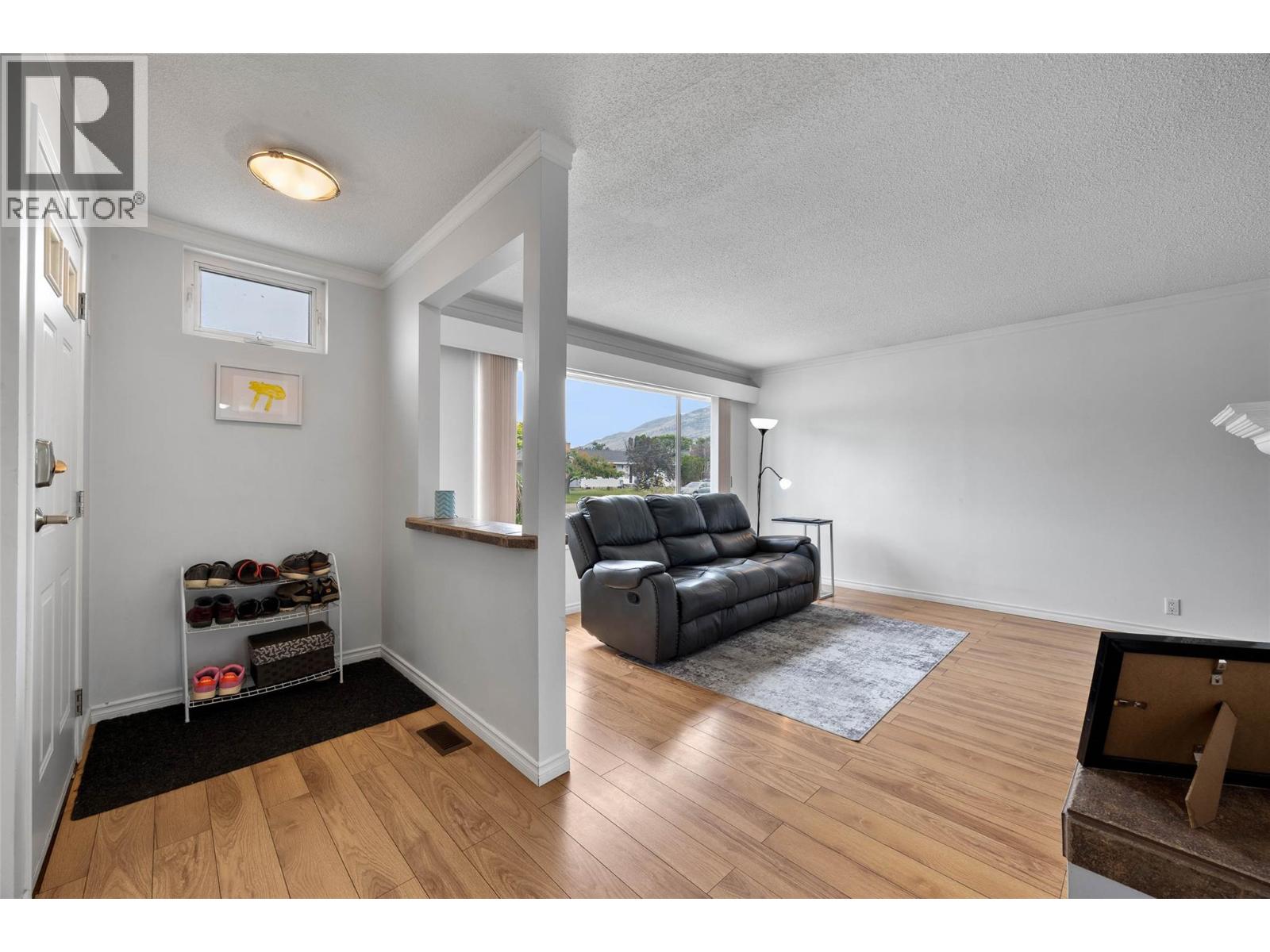 855 Lethbridge Avenue, Kamloops, British Columbia  V2B 1X7 - Photo 2 - 10389635