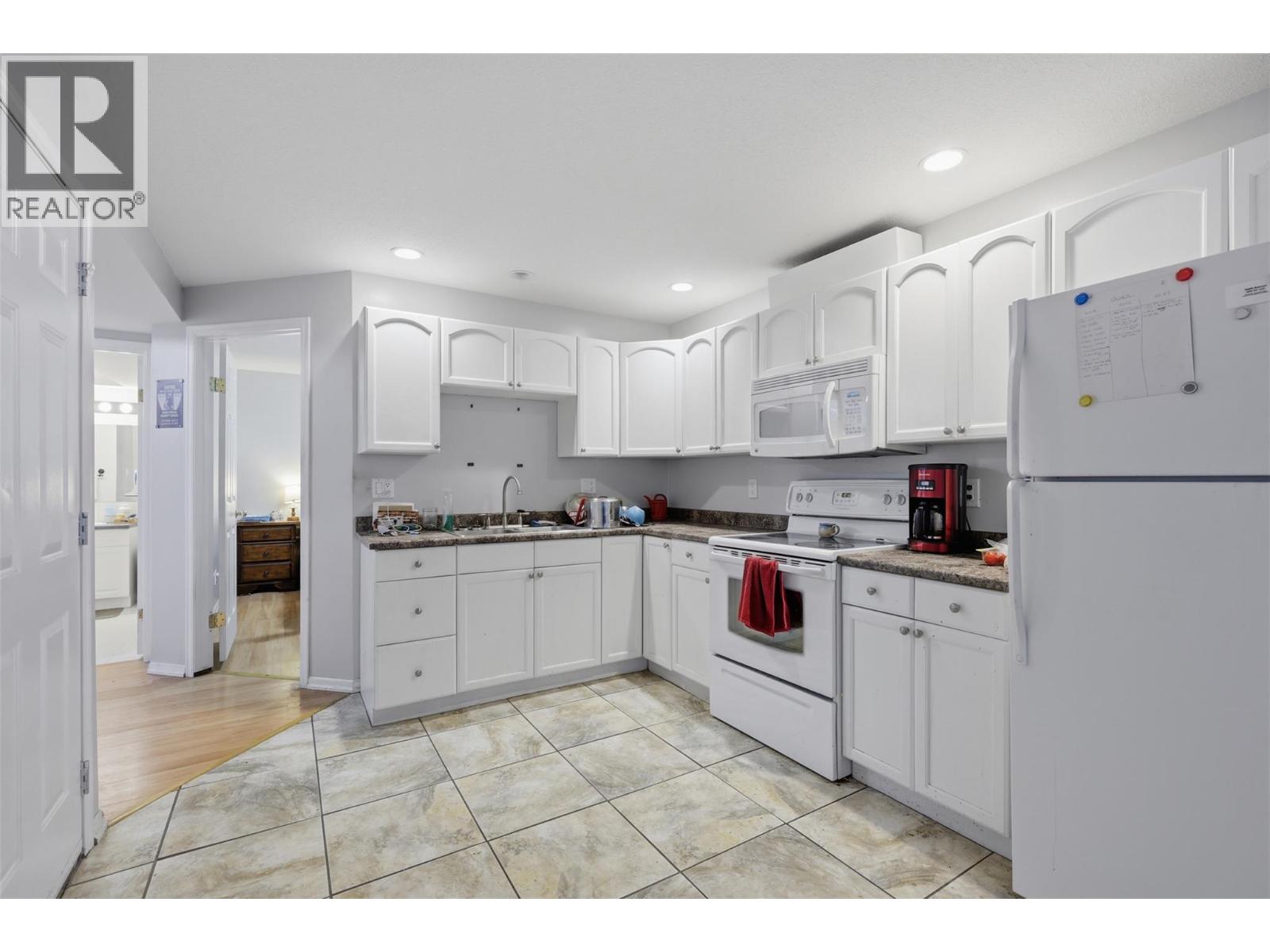 1897 Fleetwood Avenue, Kamloops, British Columbia  V2B 4R9 - Photo 36 - 10389847