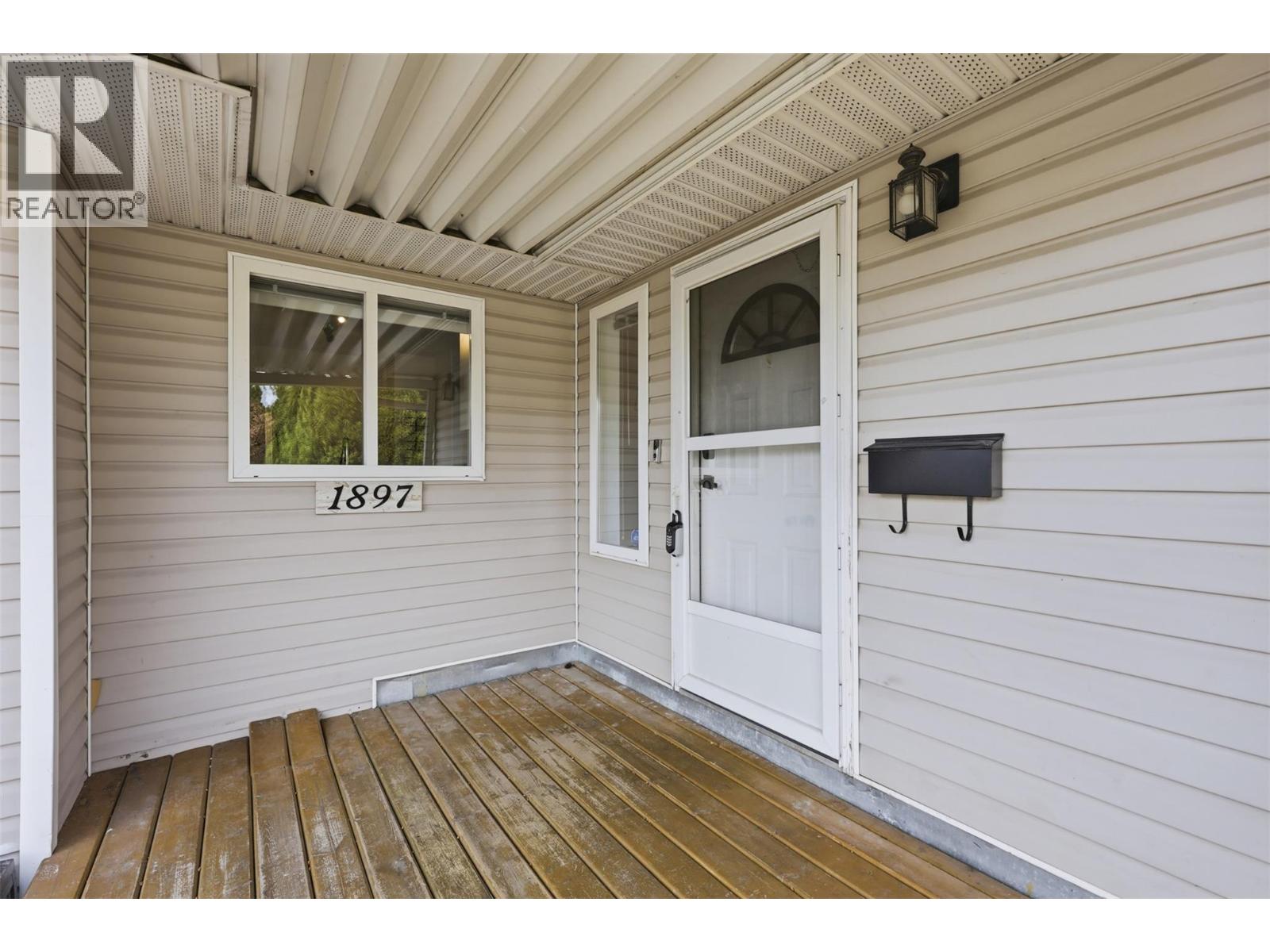 1897 Fleetwood Avenue, Kamloops, British Columbia  V2B 4R9 - Photo 5 - 10389847