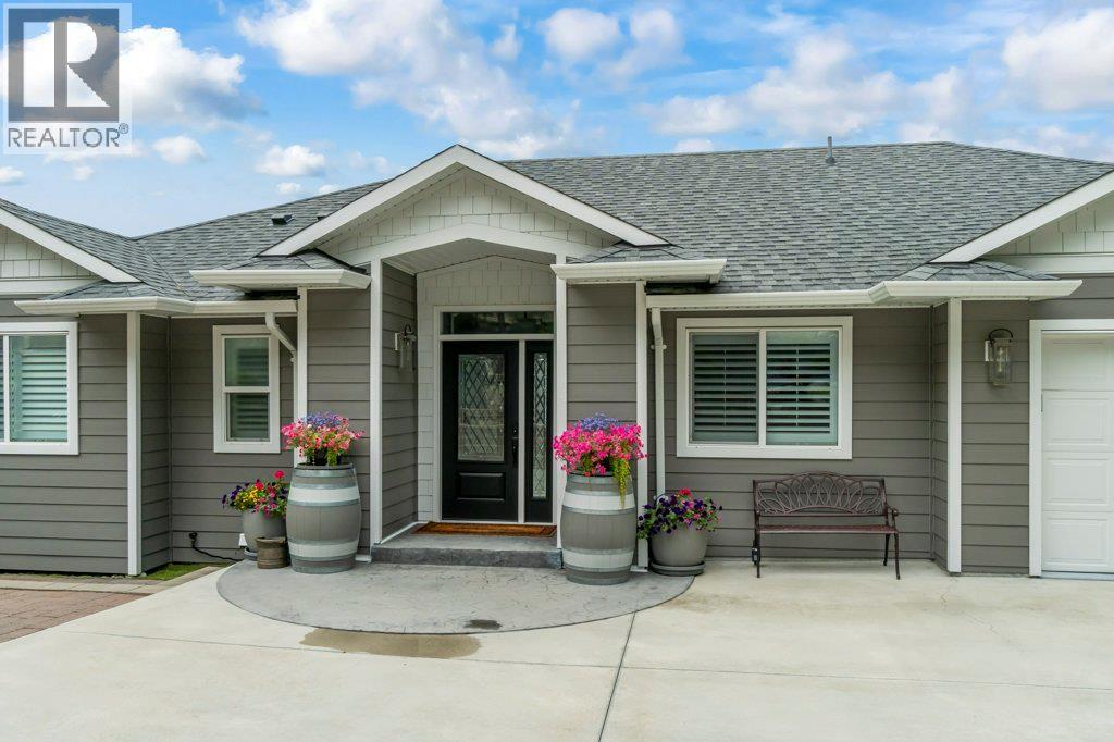 3949 Desert Pines Avenue, Peachland, British Columbia  V0H 1X2 - Photo 2 - 10389683