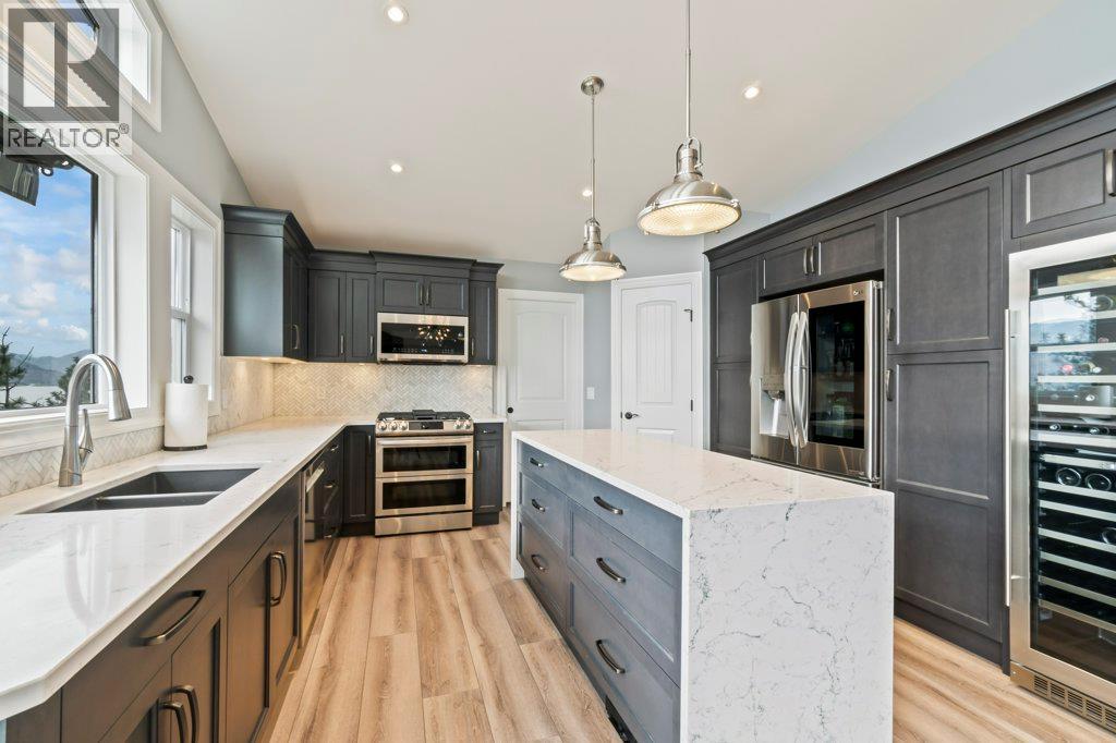 3949 Desert Pines Avenue, Peachland, British Columbia  V0H 1X2 - Photo 8 - 10389683