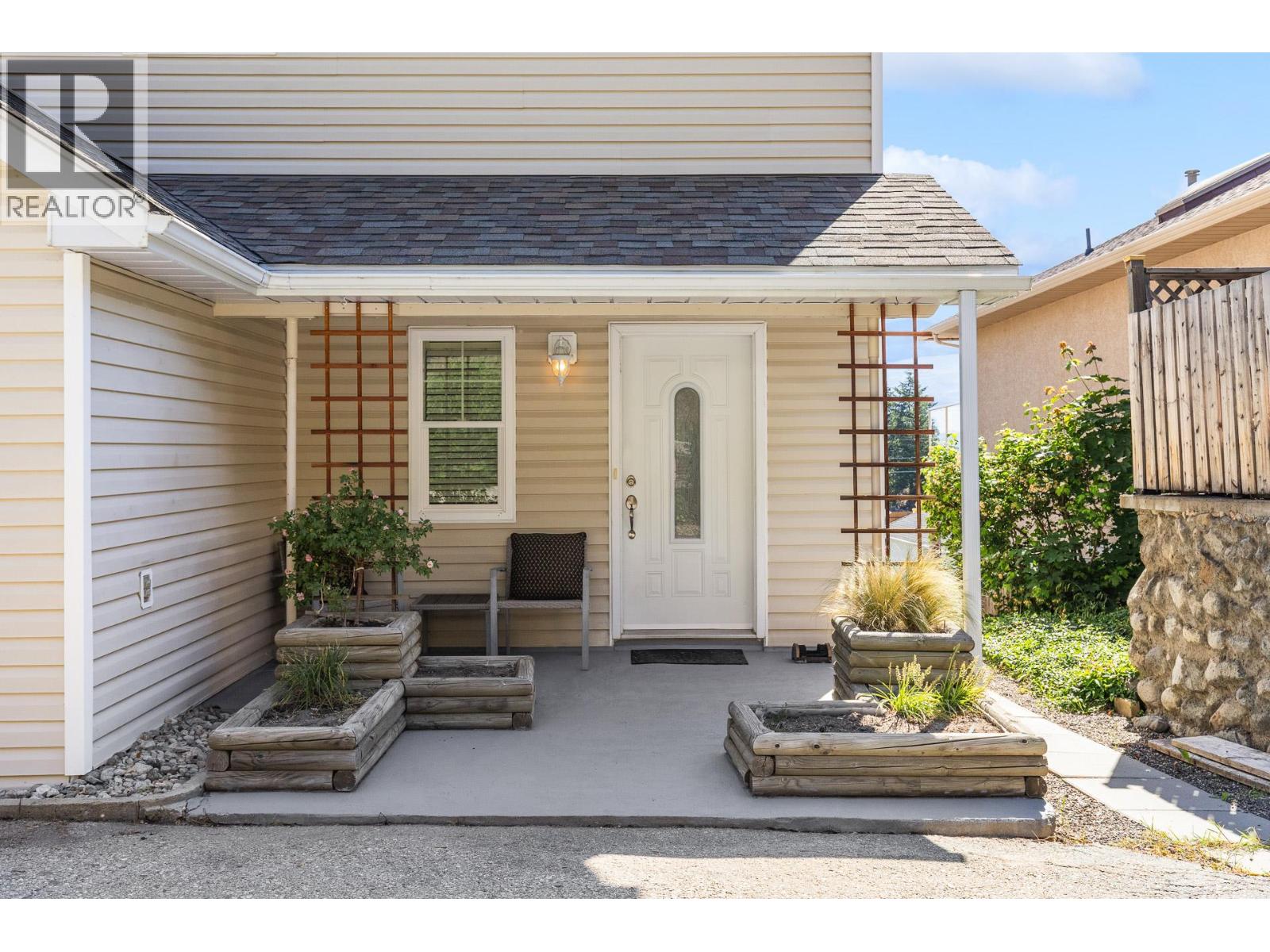 6053 Turner Avenue, Peachland, British Columbia  V0H 1X4 - Photo 2 - 10389732