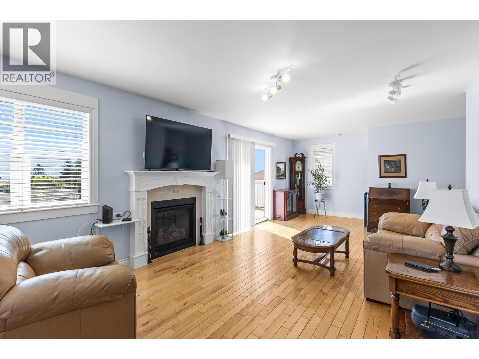 6053 Turner Avenue, Peachland, British Columbia  V0H 1X4 - Photo 3 - 10389732