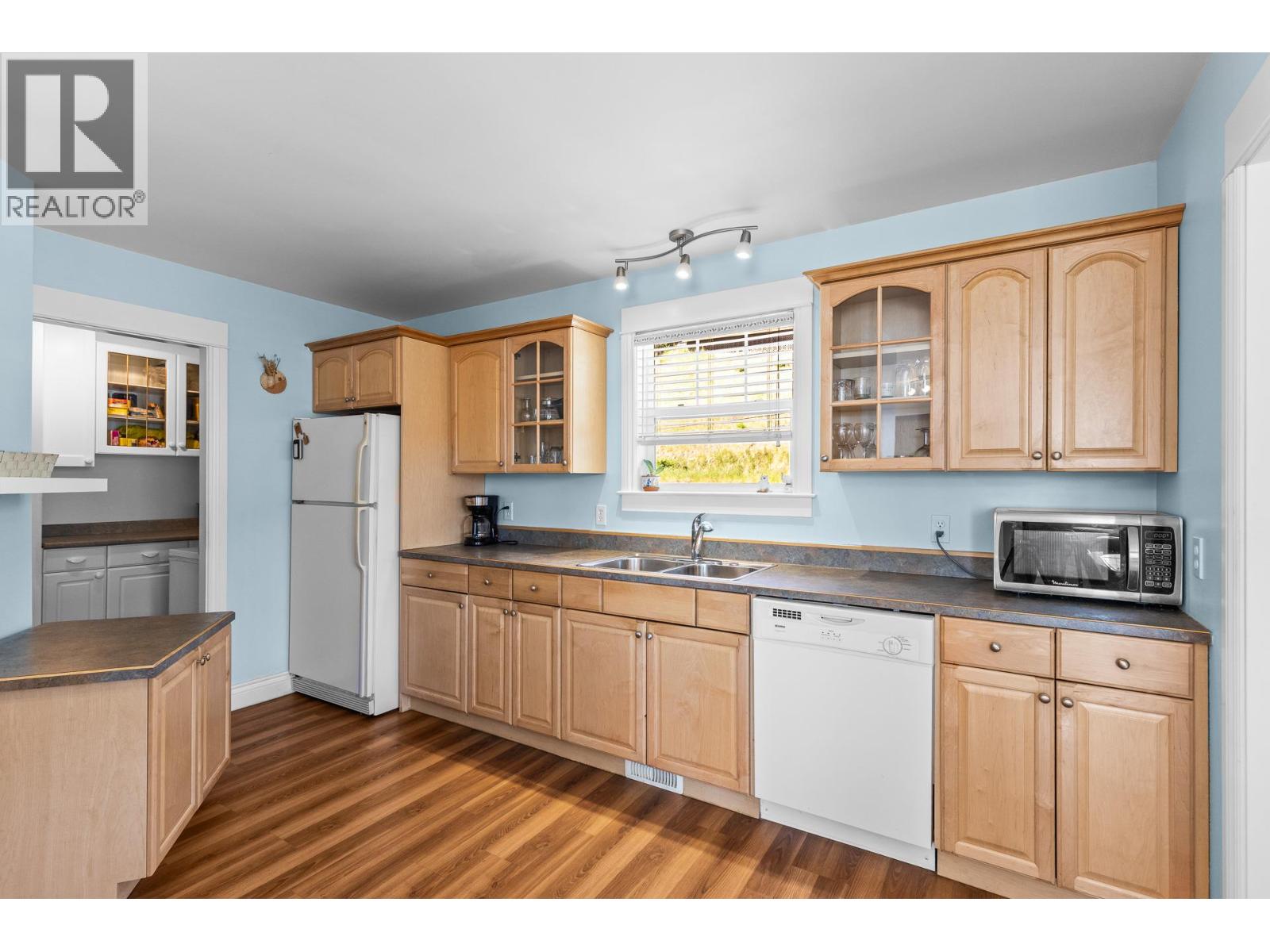 6053 Turner Avenue, Peachland, British Columbia  V0H 1X4 - Photo 9 - 10389732