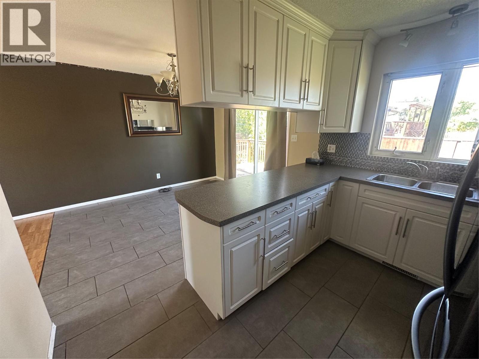 4108 52a Place Ne, Chetwynd, British Columbia  V0C 1J0 - Photo 13 - 10389901
