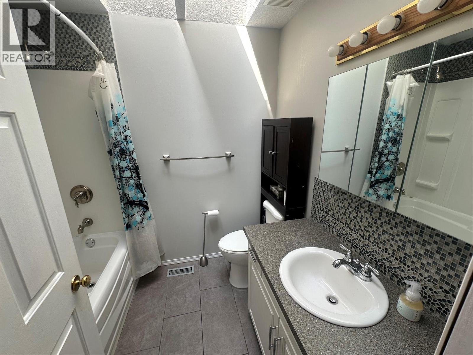 4108 52a Place Ne, Chetwynd, British Columbia  V0C 1J0 - Photo 9 - 10389901