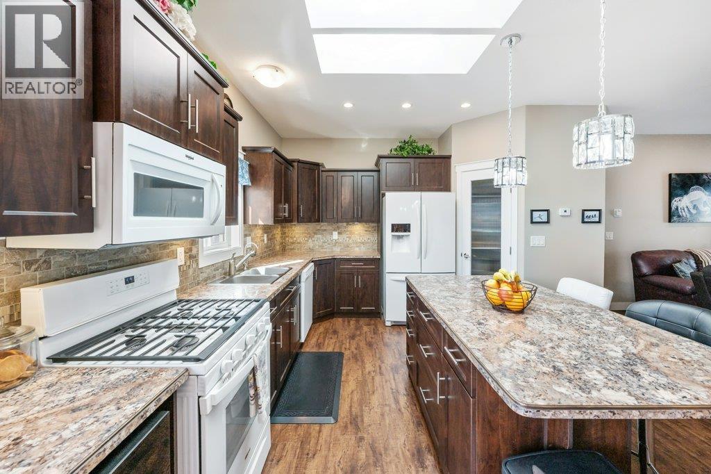 8300 Gallagher Lake Frontage Road Unit# 122, Oliver, British Columbia  V0H 1T2 - Photo 6 - 10389631