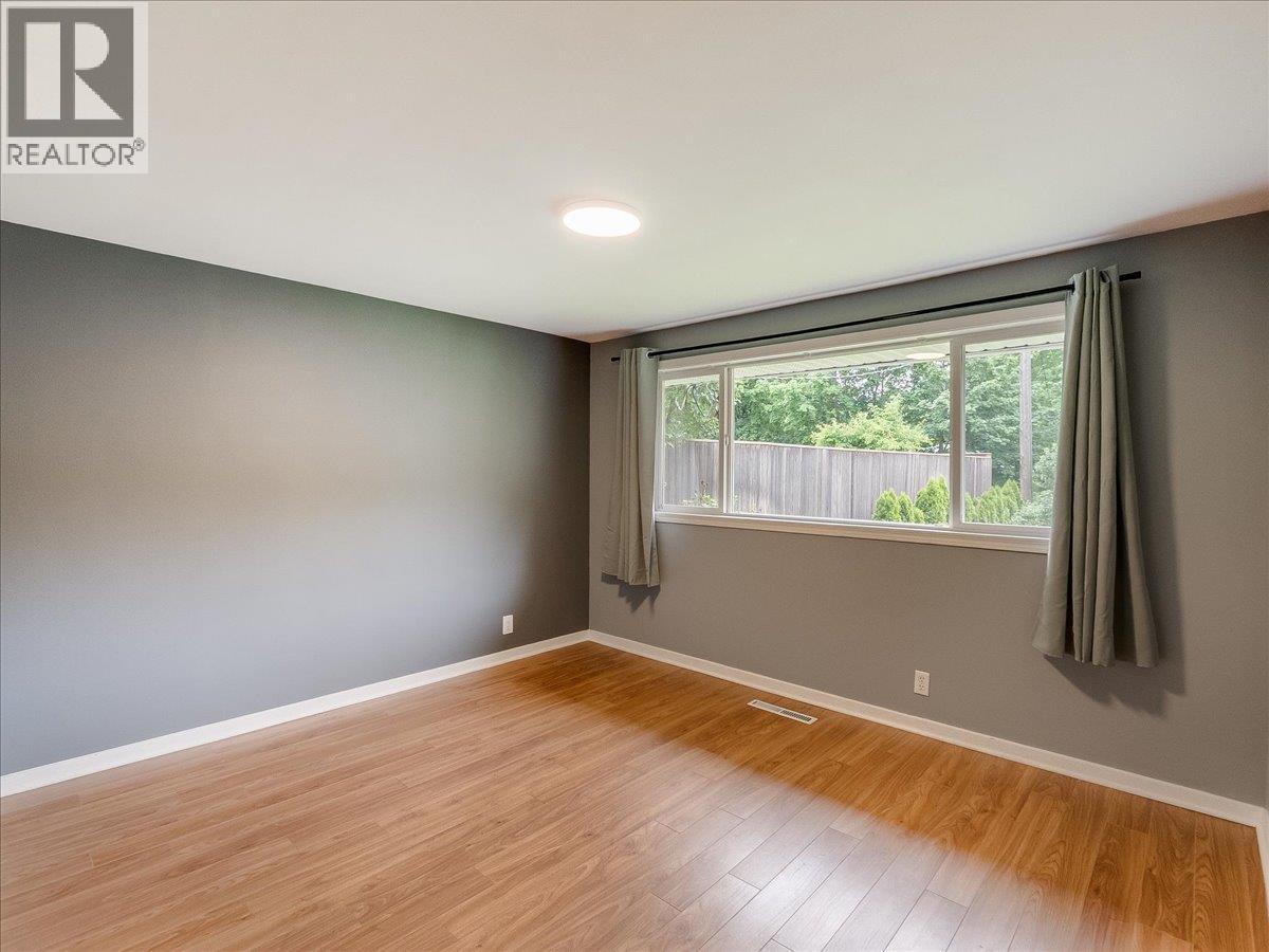 806 10th Street, Castlegar, British Columbia  V1N 2H8 - Photo 16 - 10389575