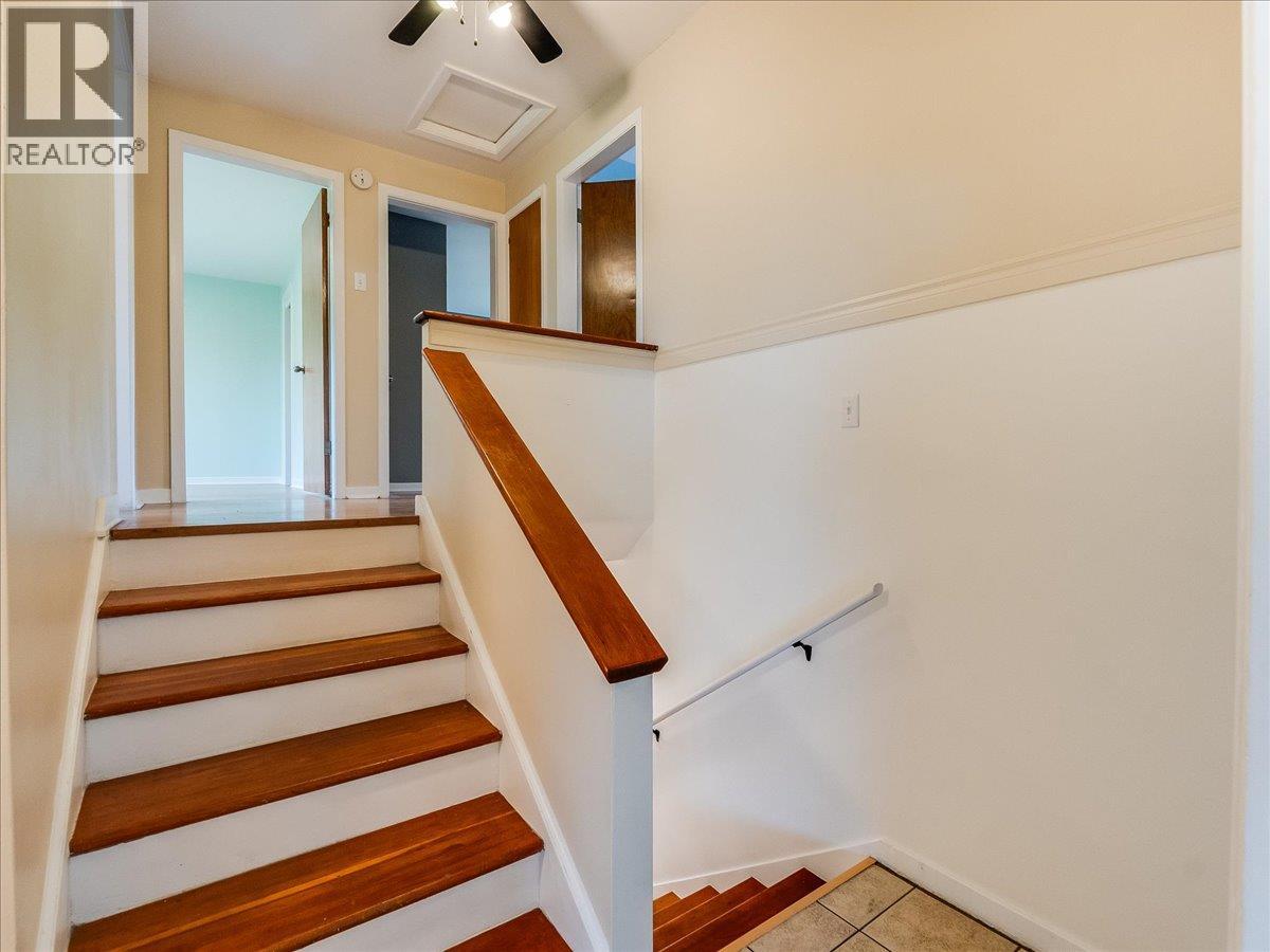 806 10th Street, Castlegar, British Columbia  V1N 2H8 - Photo 25 - 10389575