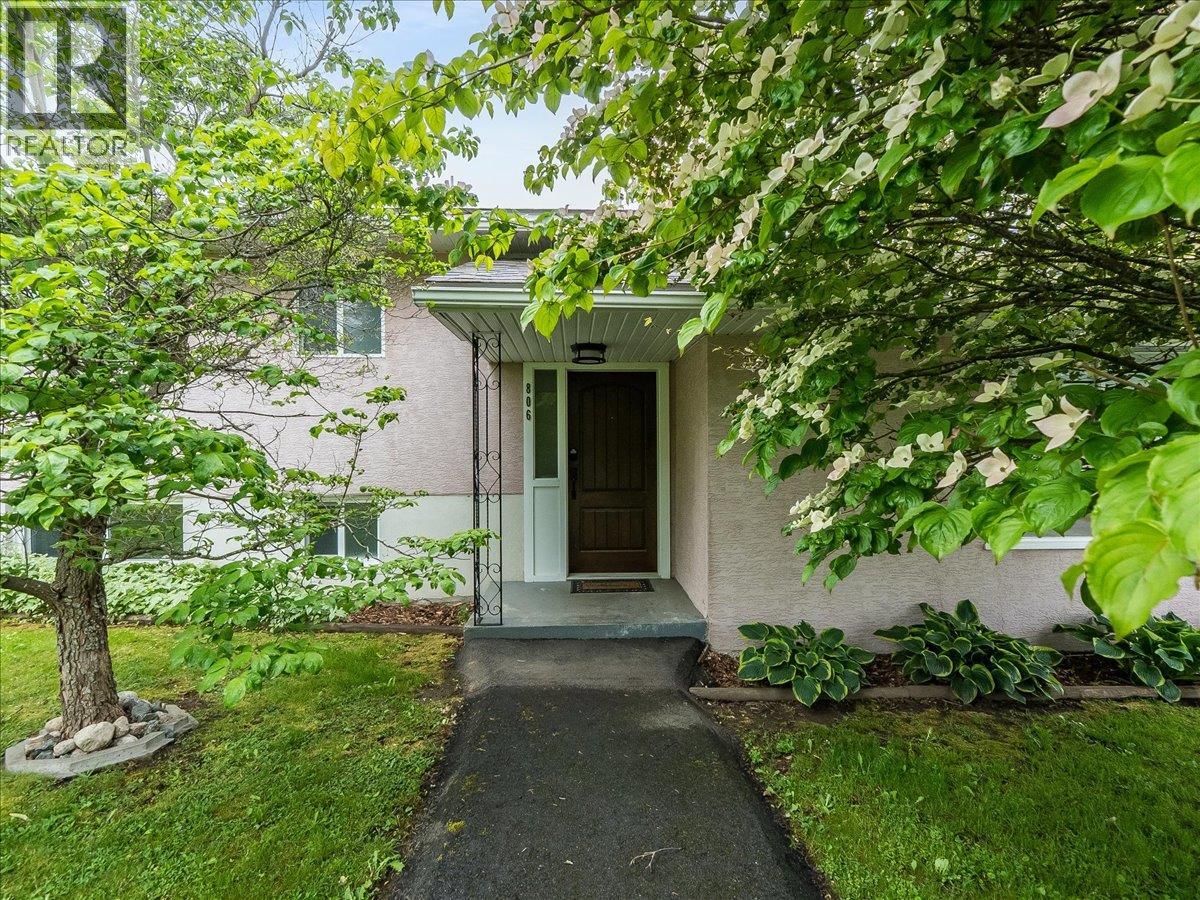 806 10th Street, Castlegar, British Columbia  V1N 2H8 - Photo 43 - 10389575