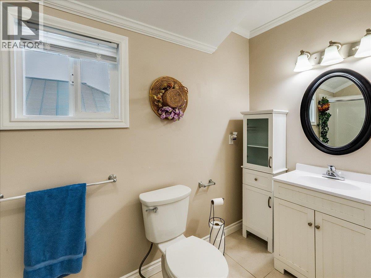 1767 Second Avenue, Trail, British Columbia  V1R 1M6 - Photo 28 - 10389674