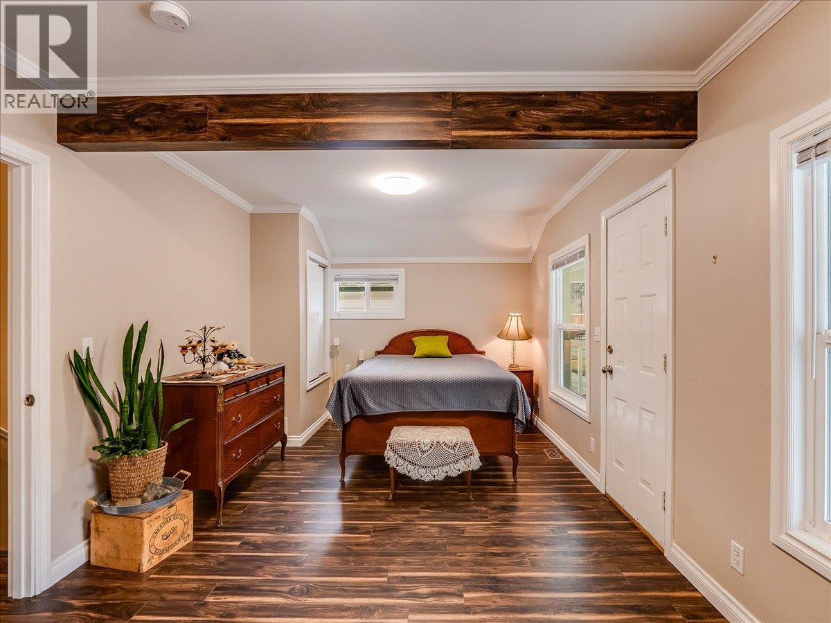 1767 Second Avenue, Trail, British Columbia  V1R 1M6 - Photo 3 - 10389674