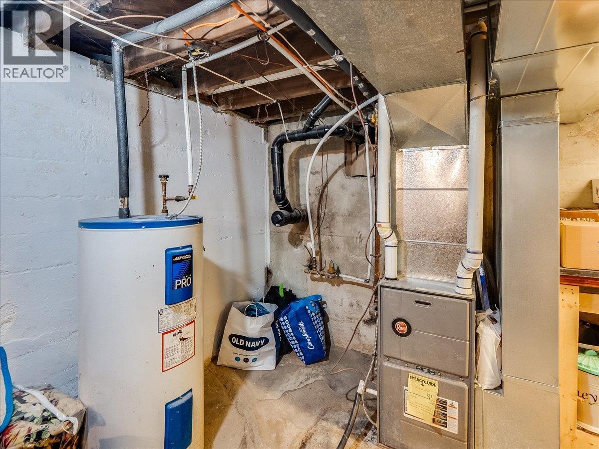 1767 Second Avenue, Trail, British Columbia  V1R 1M6 - Photo 34 - 10389674