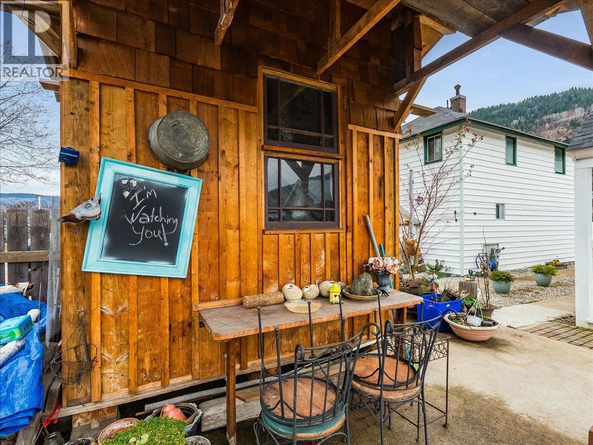 1767 Second Avenue, Trail, British Columbia  V1R 1M6 - Photo 37 - 10389674