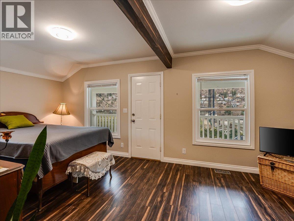 1767 Second Avenue, Trail, British Columbia  V1R 1M6 - Photo 4 - 10389674