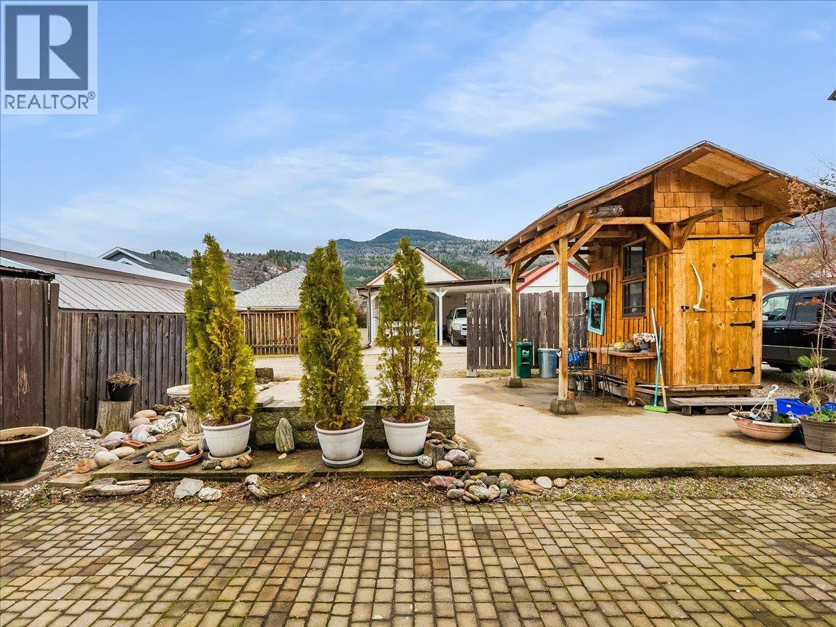 1767 Second Avenue, Trail, British Columbia  V1R 1M6 - Photo 41 - 10389674