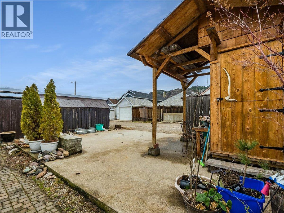 1767 Second Avenue, Trail, British Columbia  V1R 1M6 - Photo 42 - 10389674