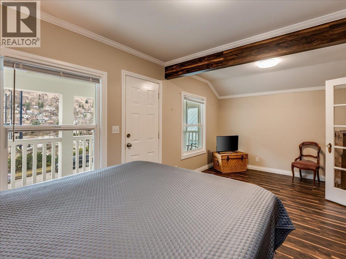 1767 Second Avenue, Trail, British Columbia  V1R 1M6 - Photo 6 - 10389674