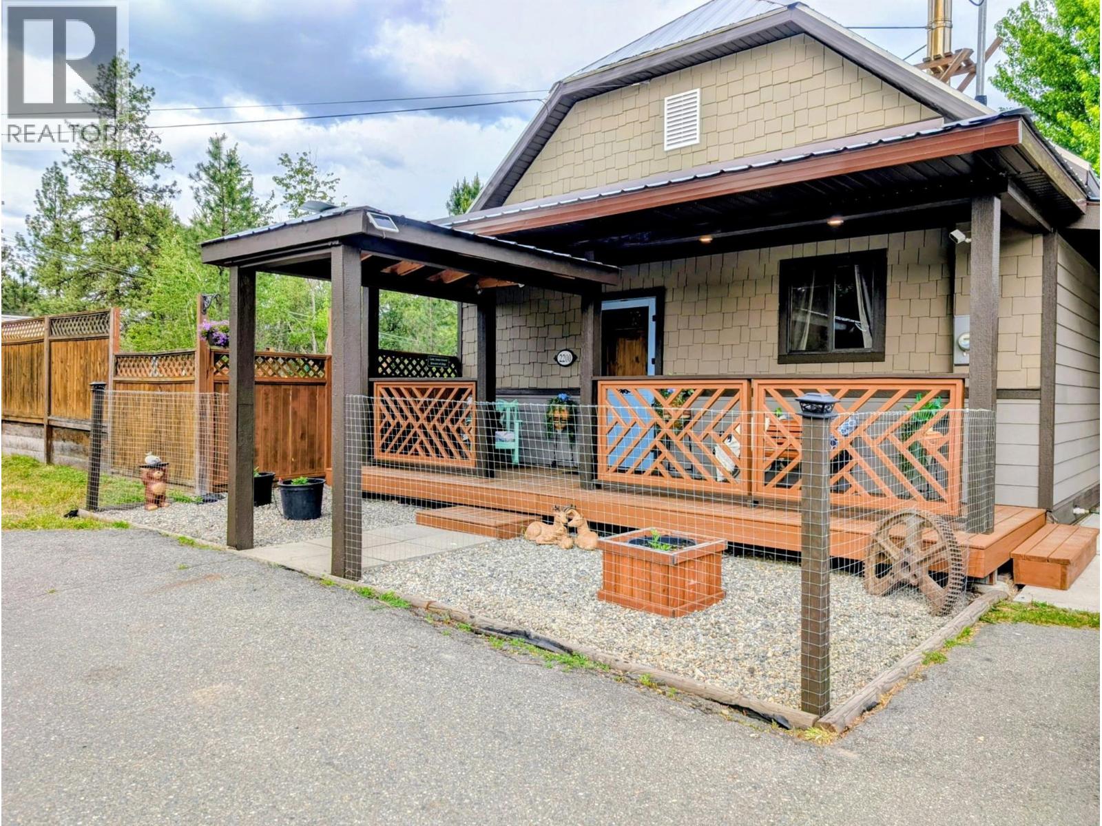2200 Almond Gardens Road, Grand Forks, British Columbia  V0H 1H4 - Photo 1 - 10389909