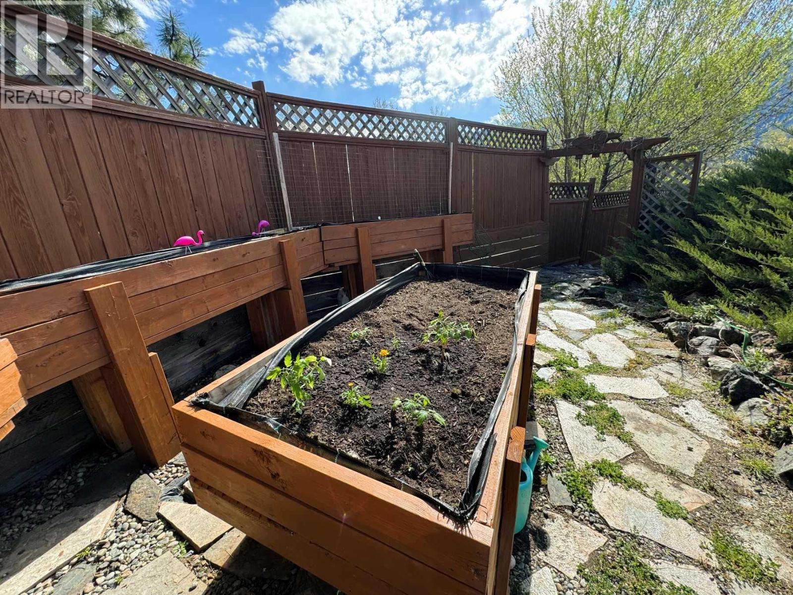 2200 Almond Gardens Road, Grand Forks, British Columbia  V0H 1H4 - Photo 33 - 10389909