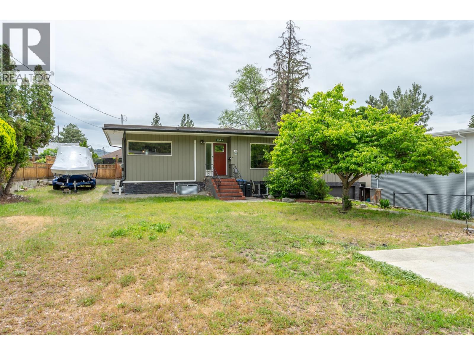 1322 Ridgedale Avenue, Penticton, British Columbia  V2A 2S2 - Photo 1 - 10389894