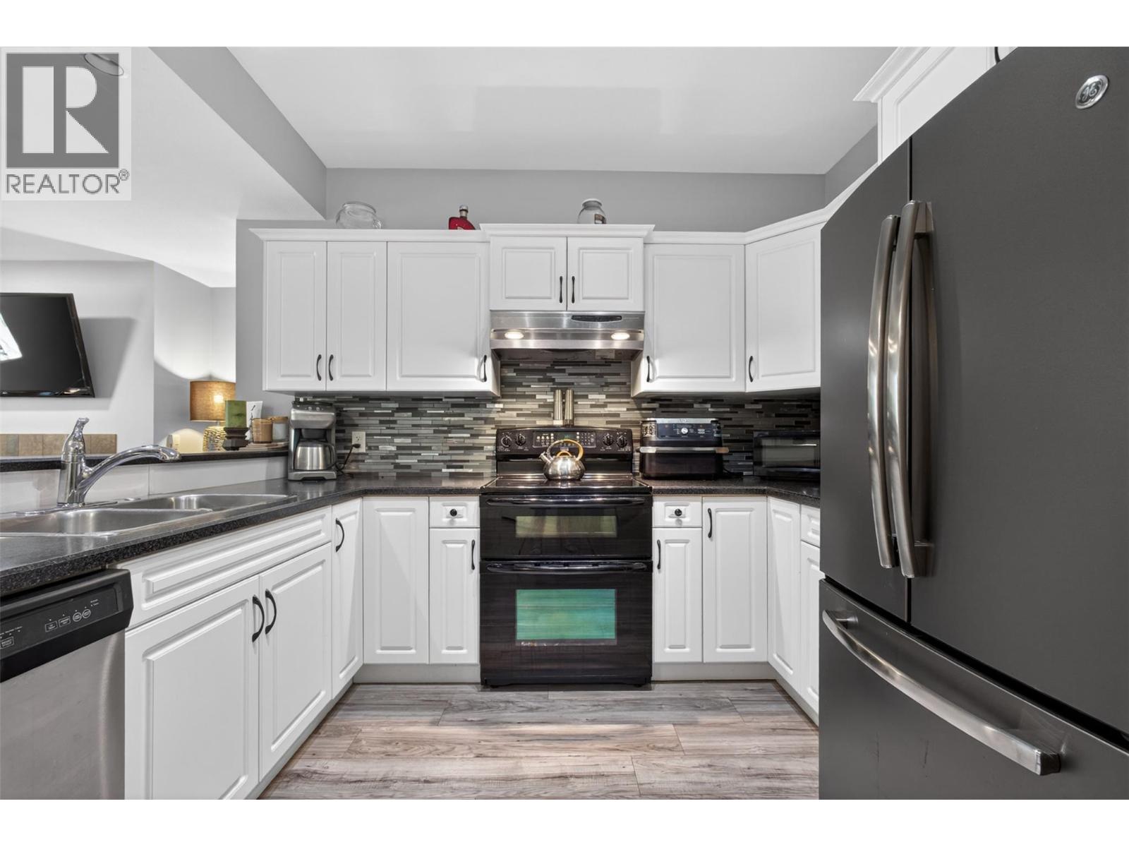4588 Raymer Road, Kelowna, British Columbia  V1W 1H9 - Photo 64 - 10389672