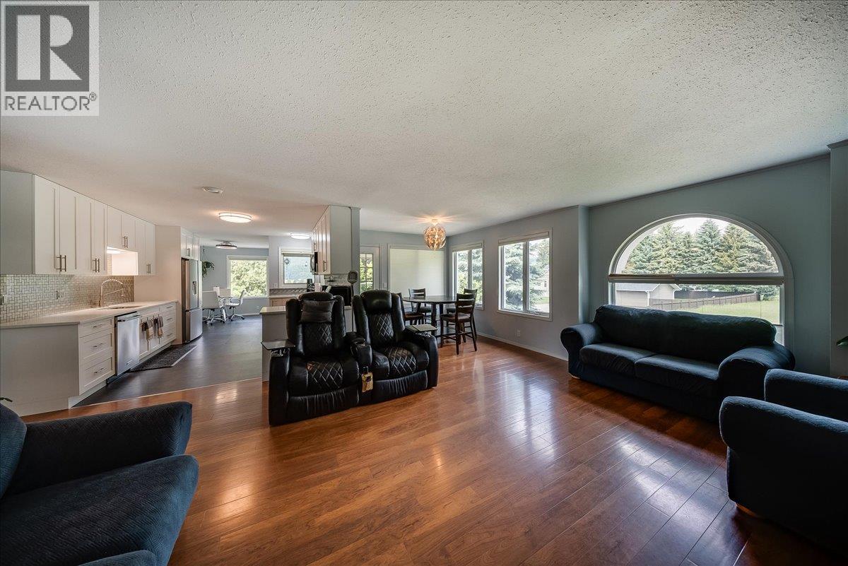 1545 Columbia Road, Ootischenia, British Columbia  V1N 4L6 - Photo 10 - 10389292
