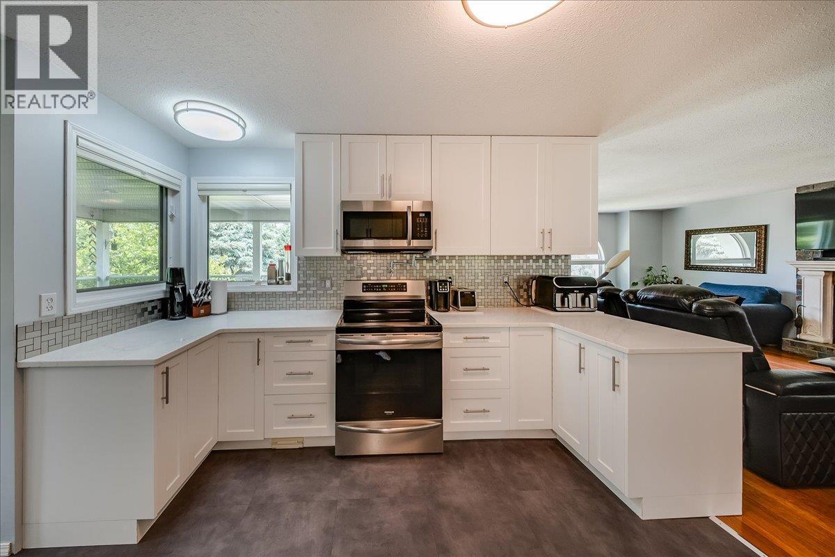 1545 Columbia Road, Ootischenia, British Columbia  V1N 4L6 - Photo 15 - 10389292