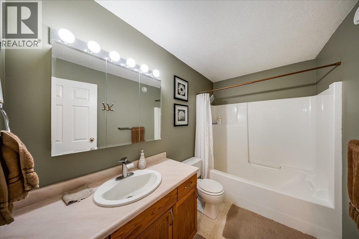 1545 Columbia Road, Ootischenia, British Columbia  V1N 4L6 - Photo 25 - 10389292