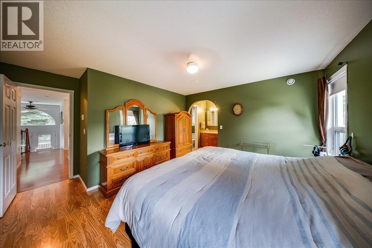 1545 Columbia Road, Ootischenia, British Columbia  V1N 4L6 - Photo 27 - 10389292