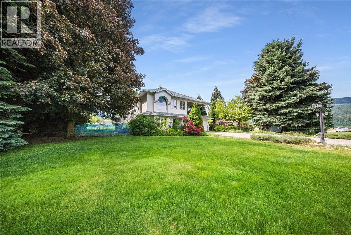 1545 Columbia Road, Ootischenia, British Columbia  V1N 4L6 - Photo 3 - 10389292
