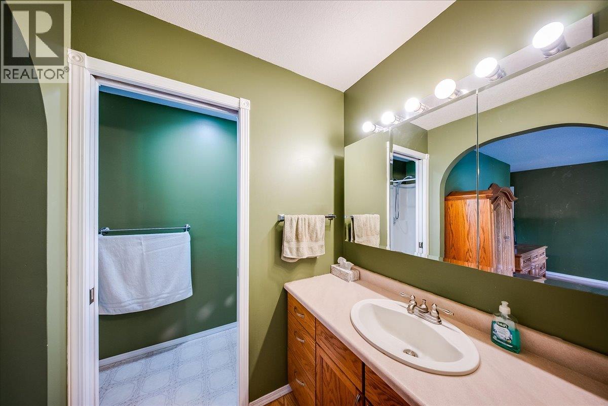 1545 Columbia Road, Ootischenia, British Columbia  V1N 4L6 - Photo 30 - 10389292