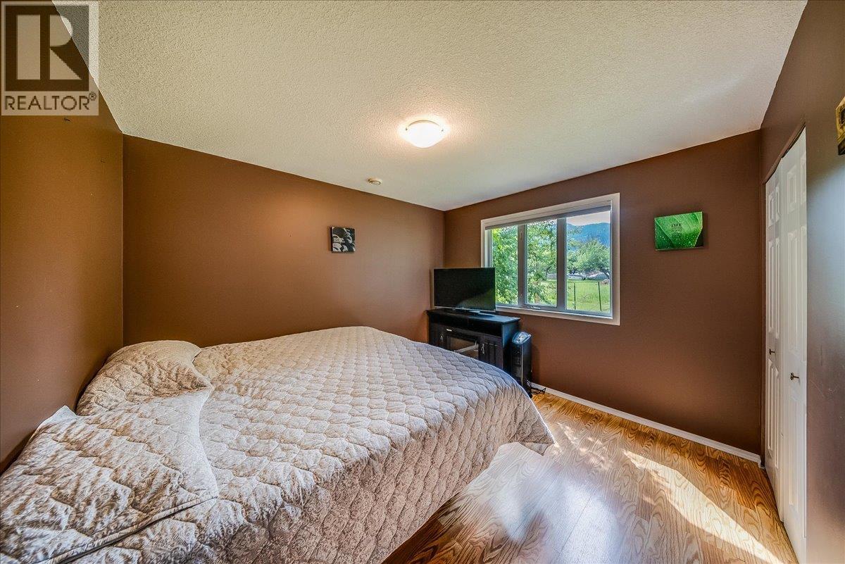 1545 Columbia Road, Ootischenia, British Columbia  V1N 4L6 - Photo 40 - 10389292