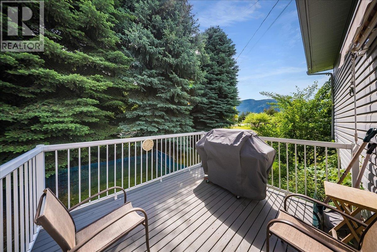 1545 Columbia Road, Ootischenia, British Columbia  V1N 4L6 - Photo 58 - 10389292