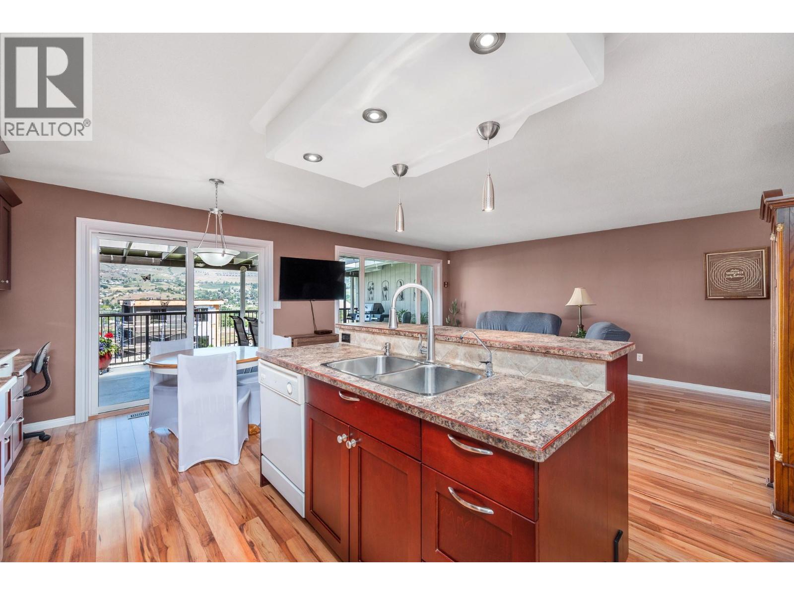 6777 Longacre Drive, Vernon, British Columbia  V1H 1J1 - Photo 12 - 10387562