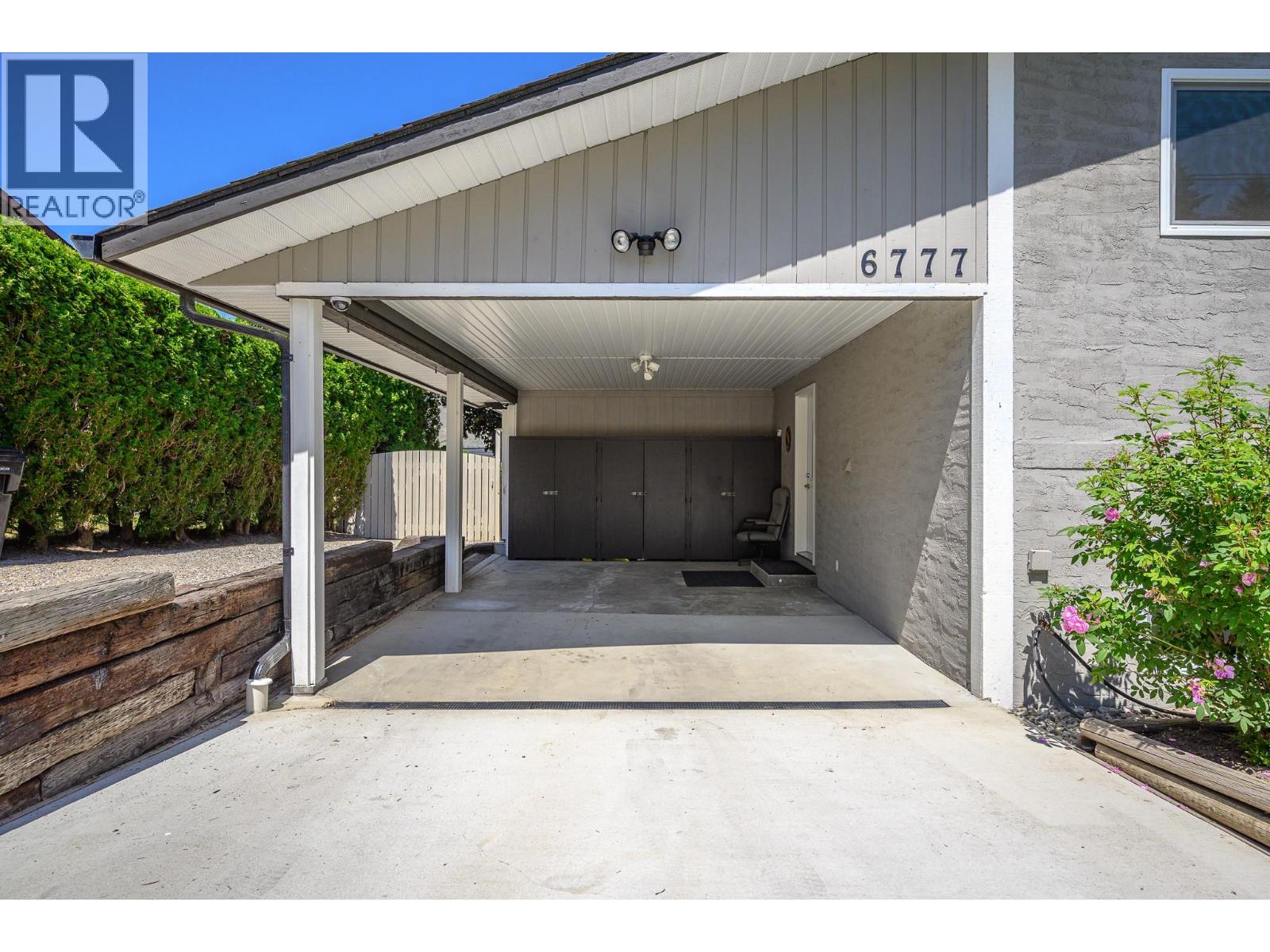 6777 Longacre Drive, Vernon, British Columbia  V1H 1J1 - Photo 4 - 10387562