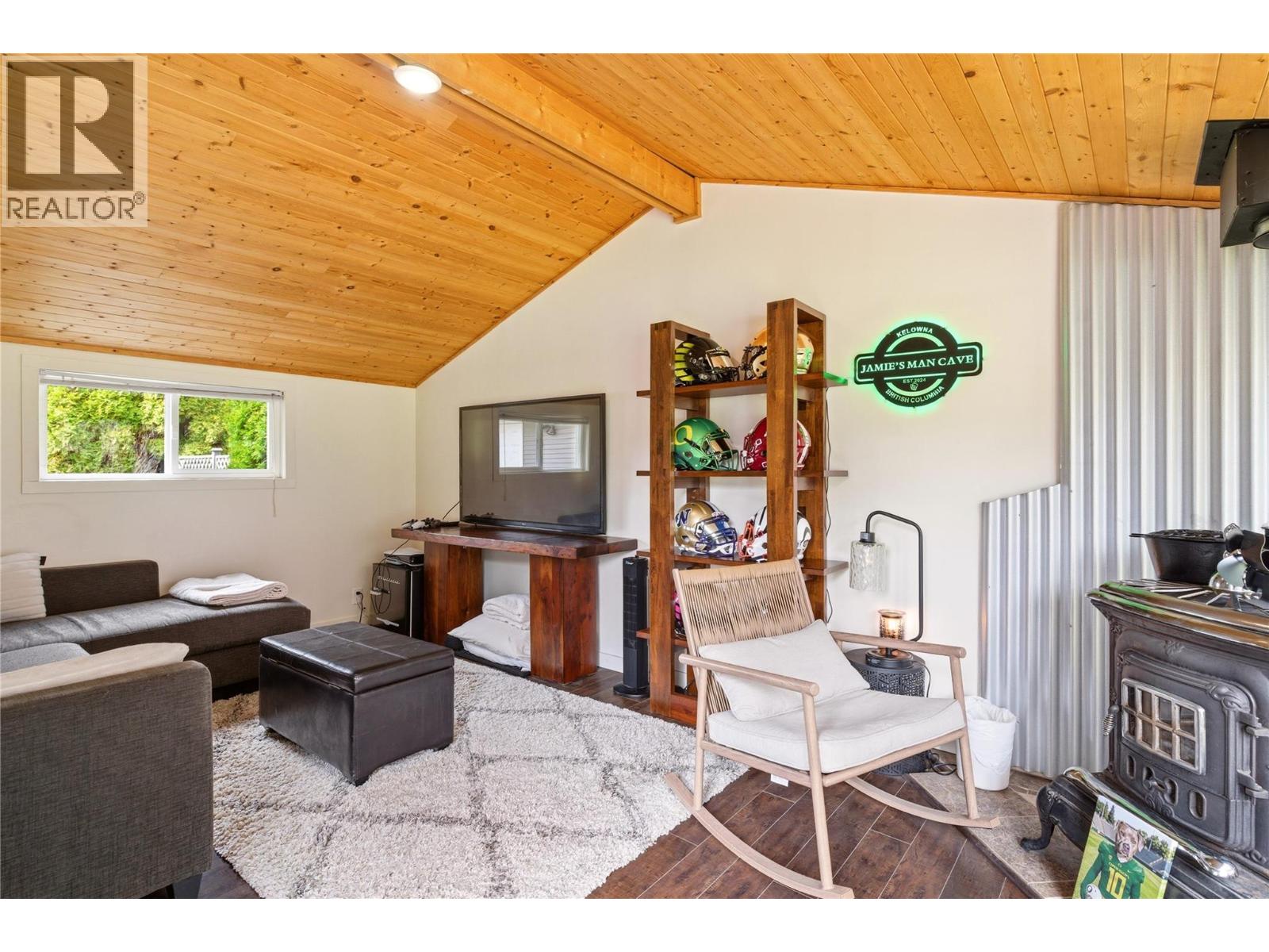4337 Dunvegan Court, Kelowna, British Columbia  V1W 2L6 - Photo 34 - 10389854