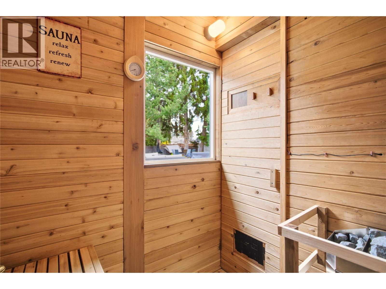 4337 Dunvegan Court, Kelowna, British Columbia  V1W 2L6 - Photo 36 - 10389854