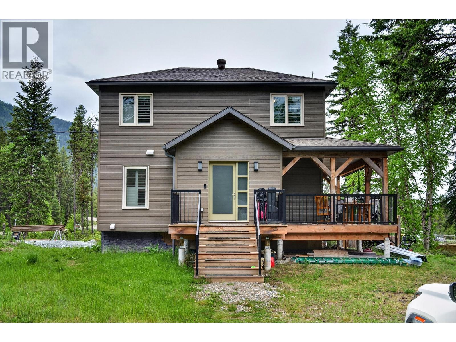2333 Hedges Road, Golden, British Columbia  V0A 1H1 - Photo 3 - 10389825