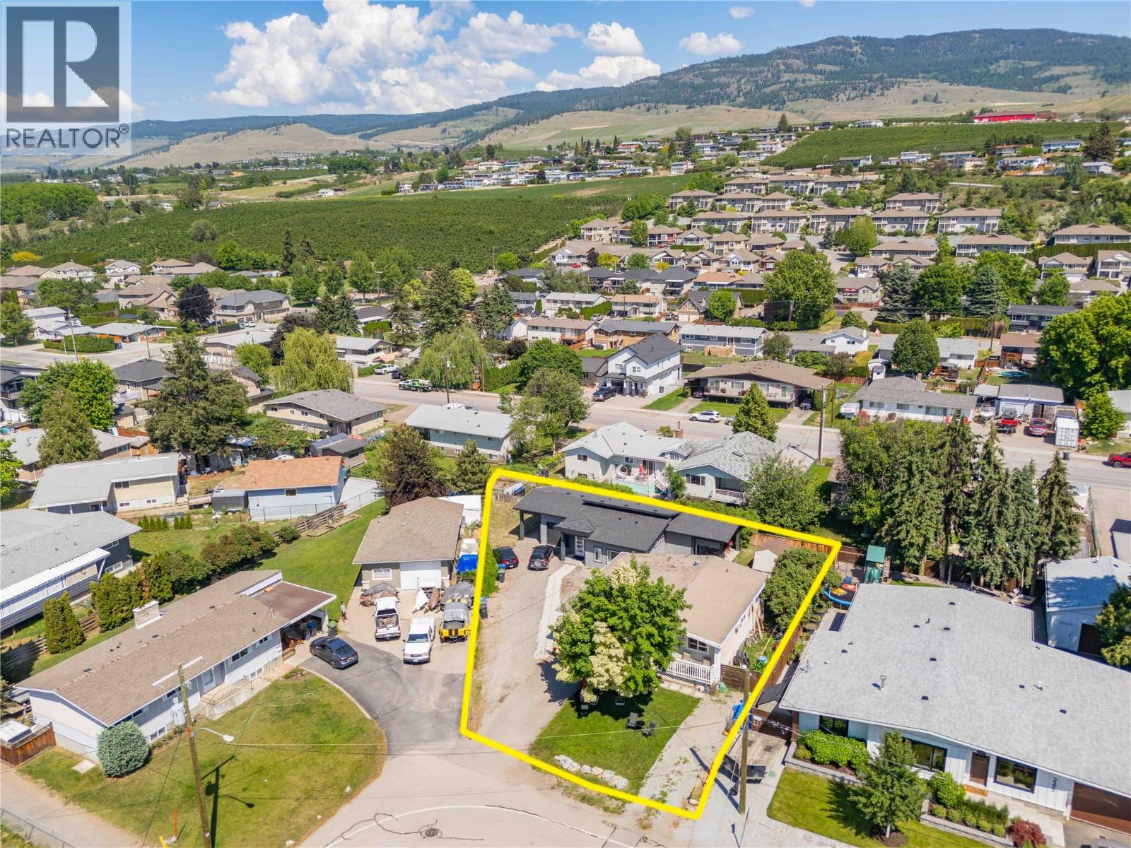 265 & 269 Muir Road, Kelowna, British Columbia  V1X 2T4 - Photo 1 - 10389745