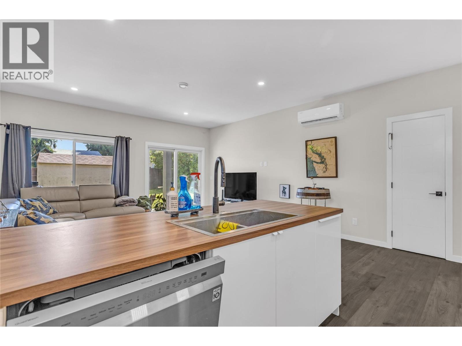 265 & 269 Muir Road, Kelowna, British Columbia  V1X 2T4 - Photo 10 - 10389745