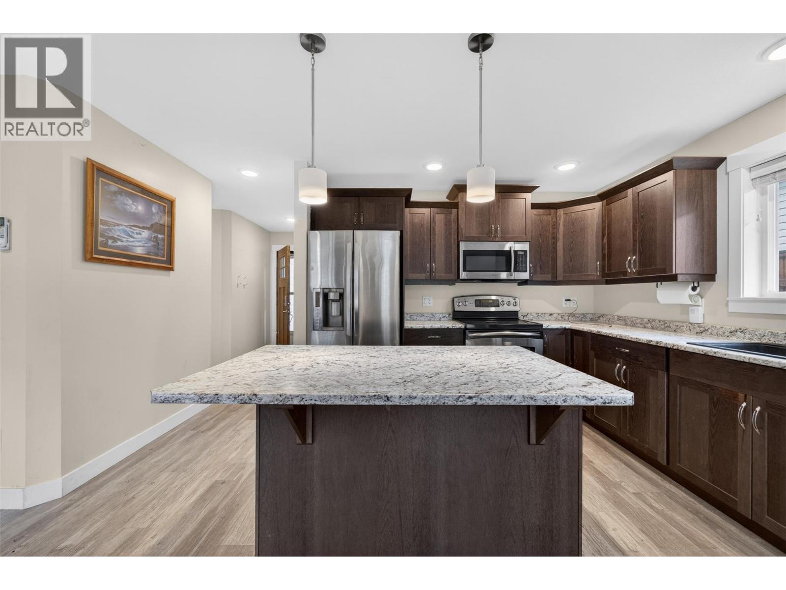 5480 Canoe Beach Drive Ne, Salmon Arm, British Columbia  V1E 2M5 - Photo 11 - 10389582