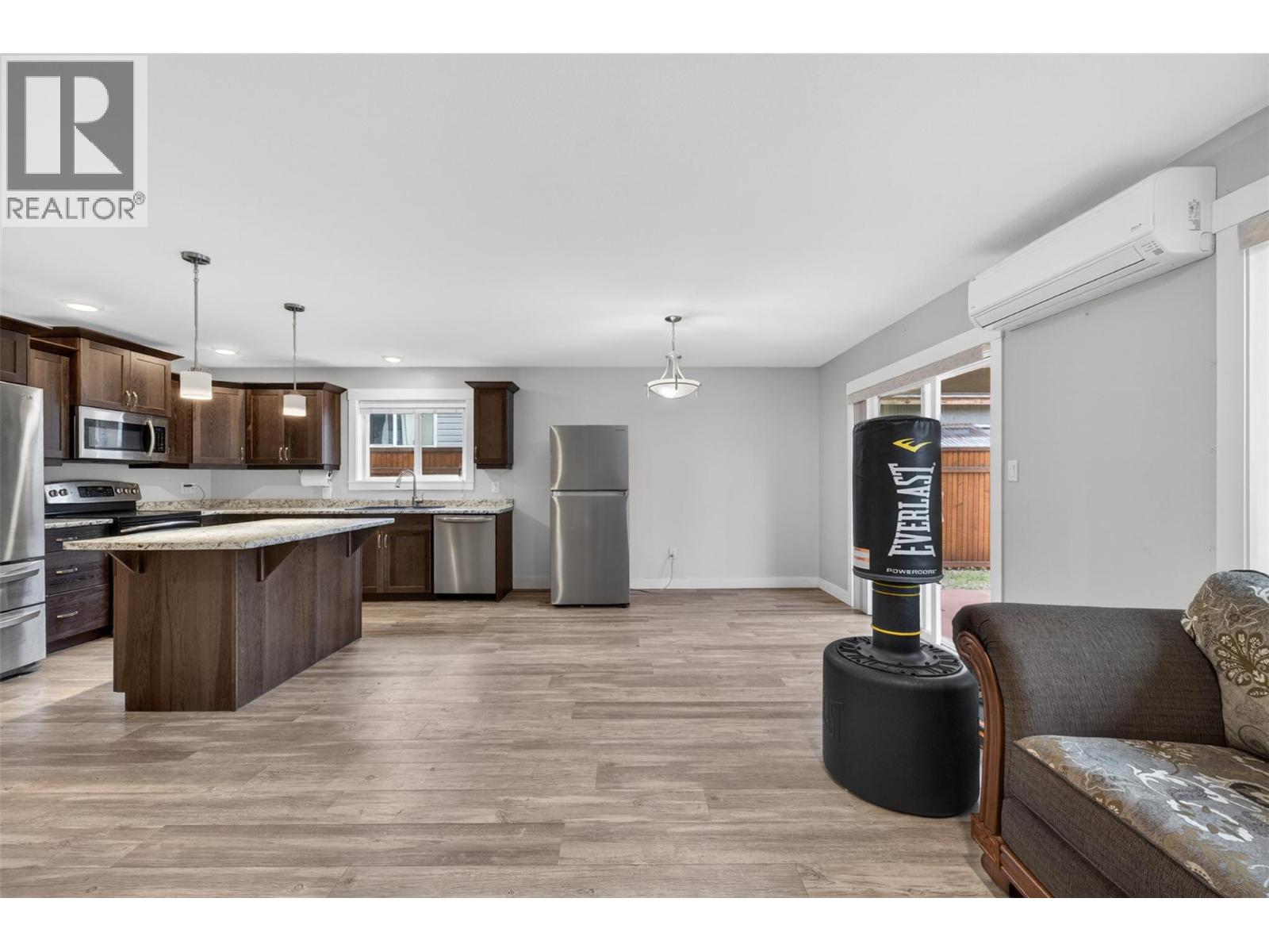 5480 Canoe Beach Drive Ne, Salmon Arm, British Columbia  V1E 2M5 - Photo 15 - 10389582