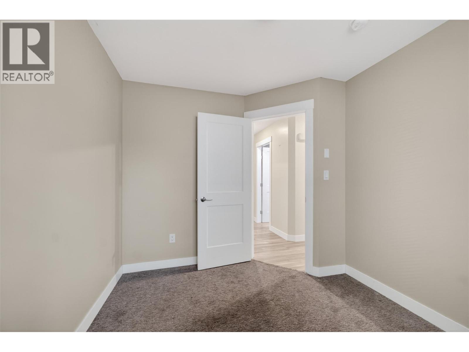 5480 Canoe Beach Drive Ne, Salmon Arm, British Columbia  V1E 2M5 - Photo 23 - 10389582