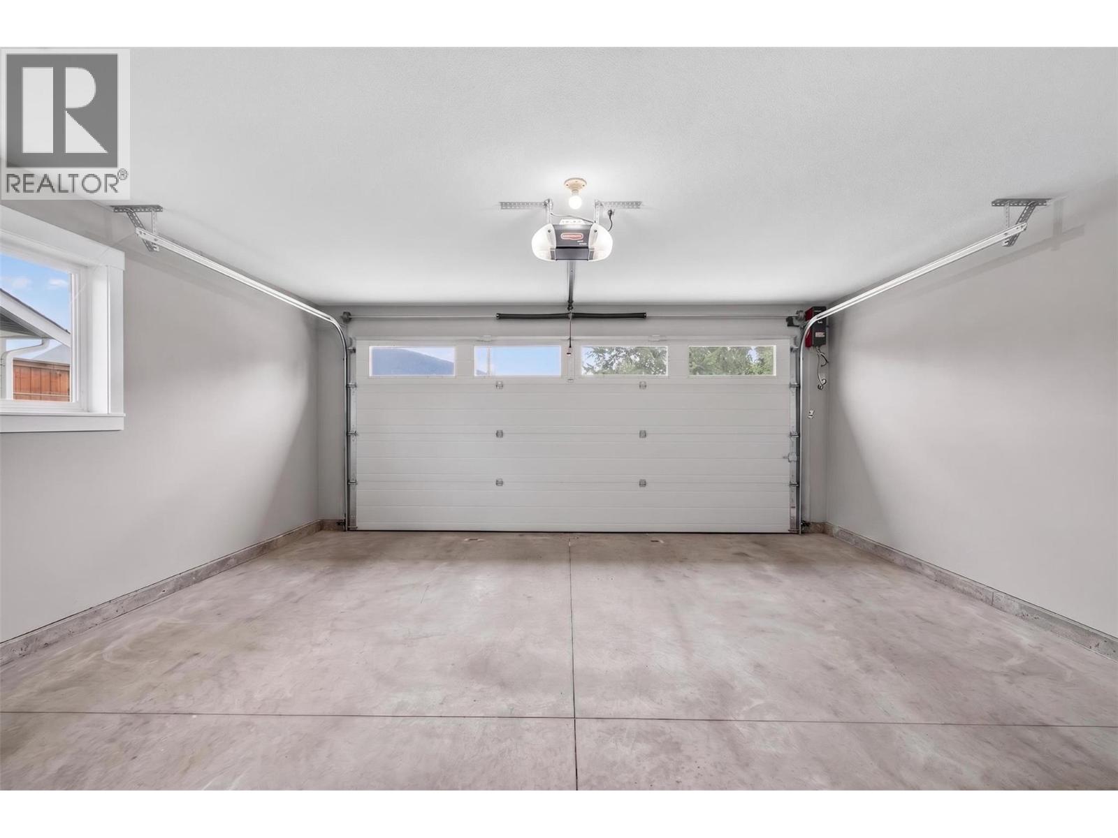 5480 Canoe Beach Drive Ne, Salmon Arm, British Columbia  V1E 2M5 - Photo 26 - 10389582