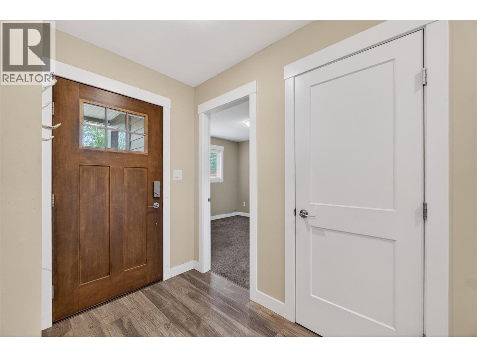 5480 Canoe Beach Drive Ne, Salmon Arm, British Columbia  V1E 2M5 - Photo 28 - 10389582