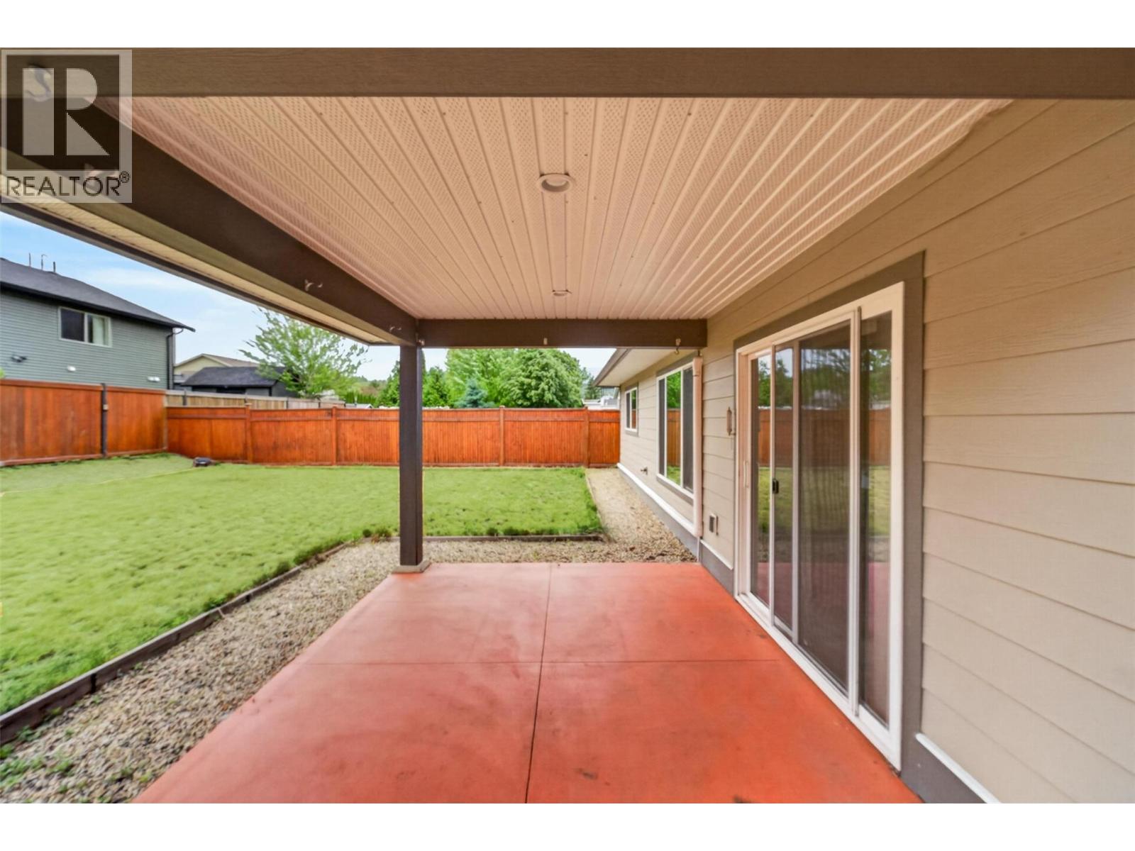 5480 Canoe Beach Drive Ne, Salmon Arm, British Columbia  V1E 2M5 - Photo 33 - 10389582