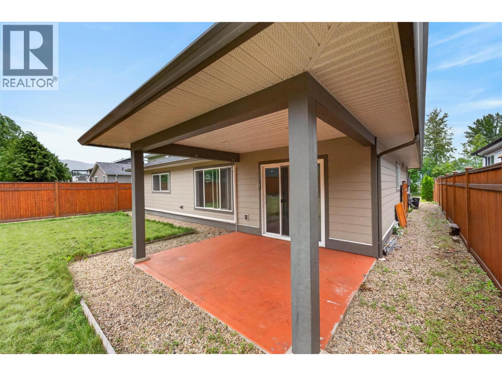 5480 Canoe Beach Drive Ne, Salmon Arm, British Columbia  V1E 2M5 - Photo 34 - 10389582
