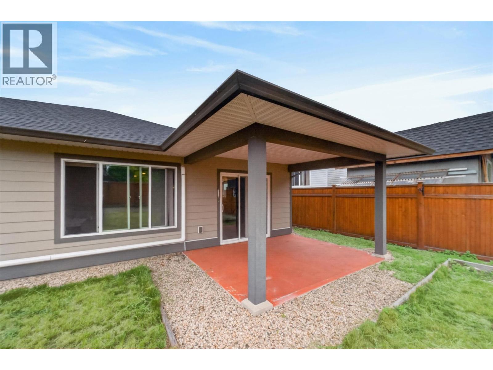 5480 Canoe Beach Drive Ne, Salmon Arm, British Columbia  V1E 2M5 - Photo 36 - 10389582