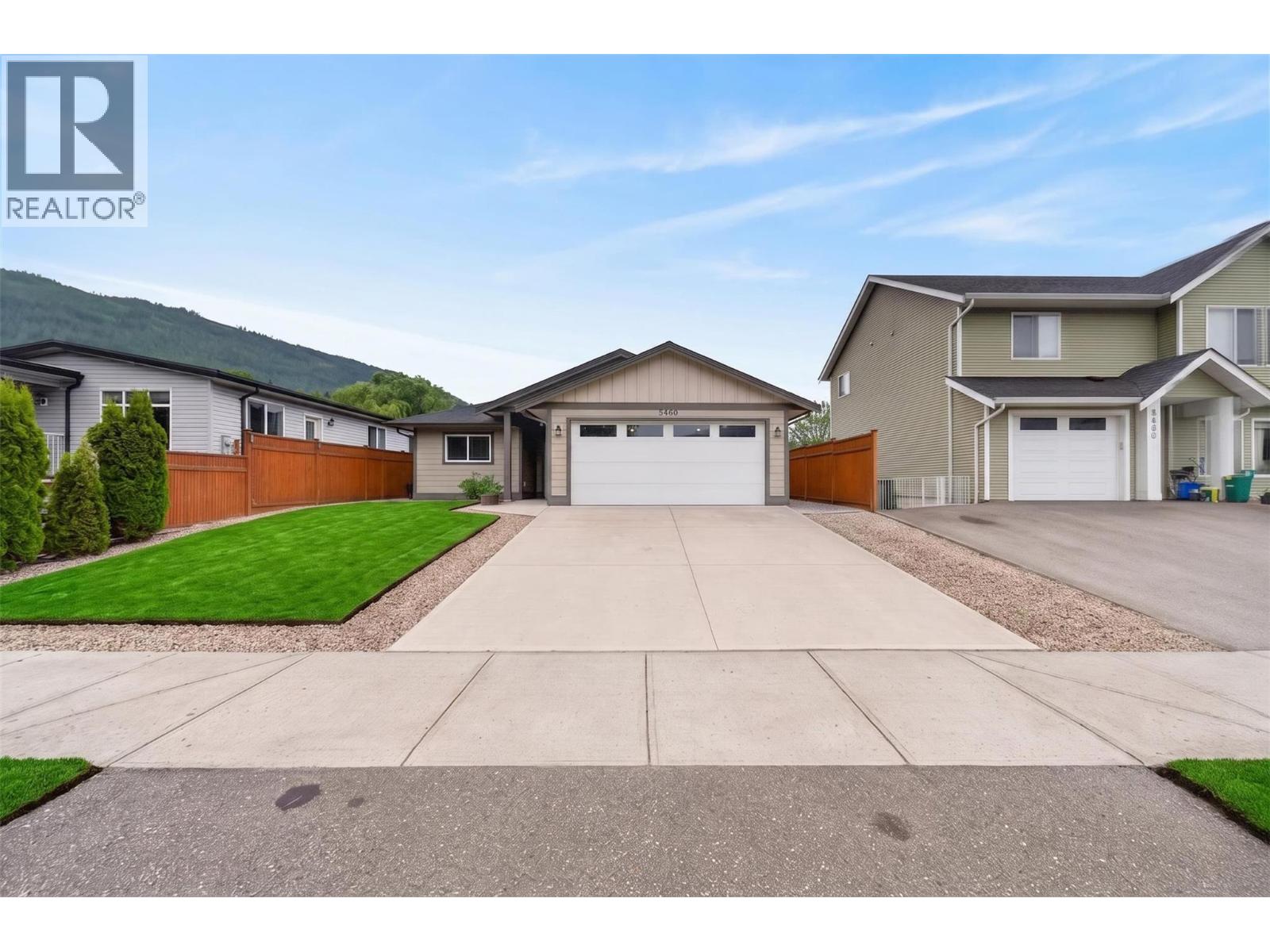 5480 Canoe Beach Drive Ne, Salmon Arm, British Columbia  V1E 2M5 - Photo 44 - 10389582